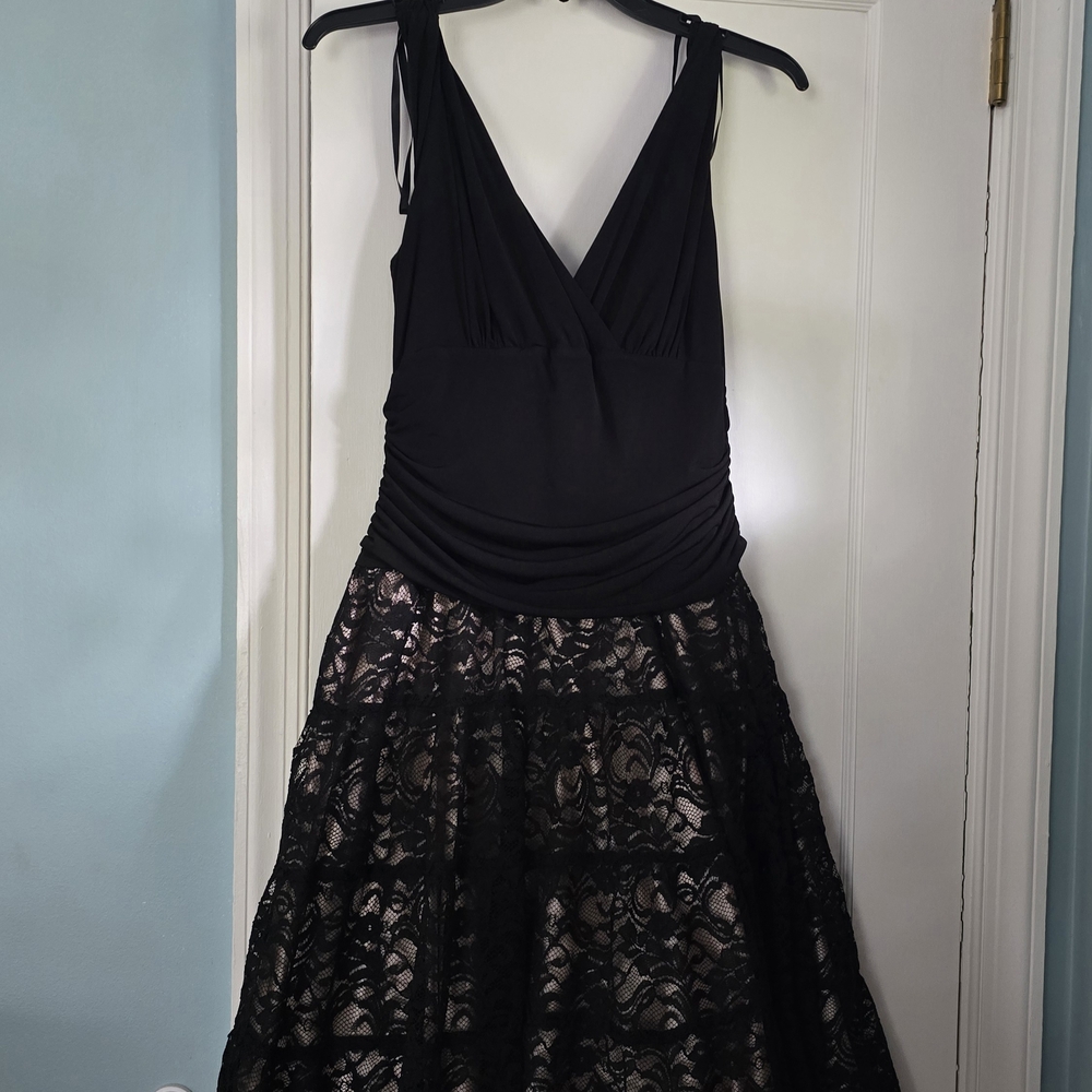 SLNY Chic Black Dress